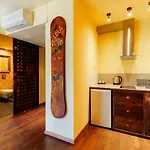 Lola Apartment *