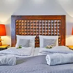 Lola Apartment