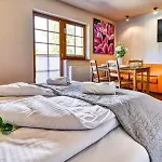 Apartment Lola *