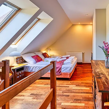 Lola Apartment *
