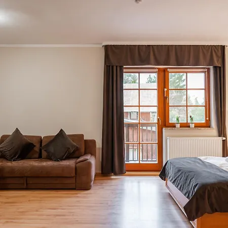 Lola Apartment *
